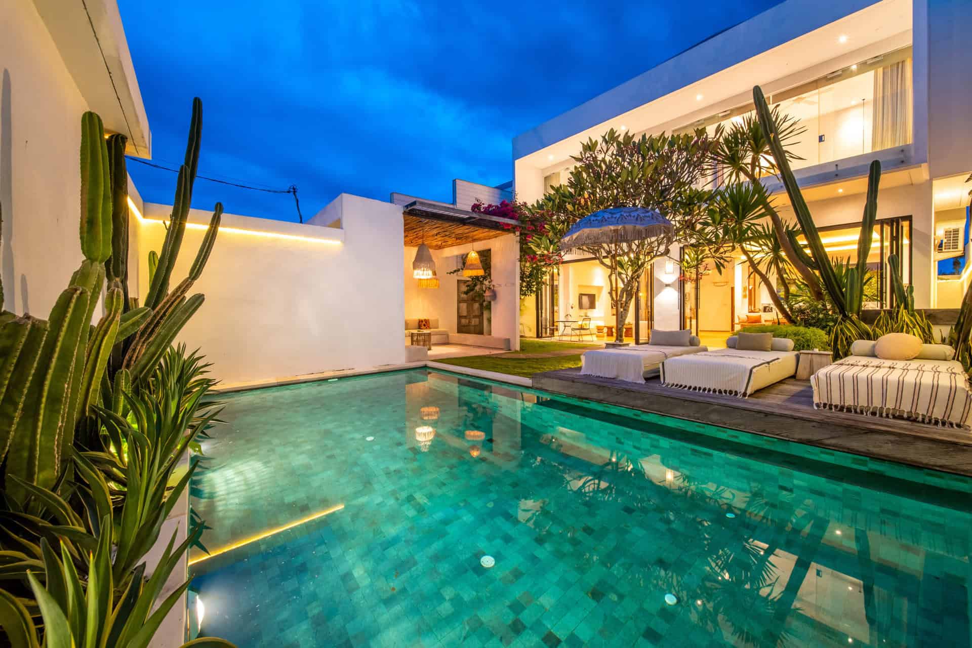 OCEAN VIEW 3 BEDROOM VILLA FOR SALE LEASEHOLD CLOSE TO PERERENAN BEACH BE-1012 